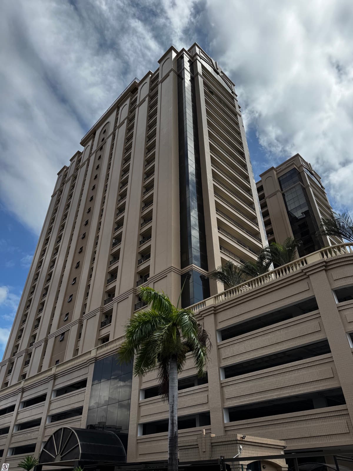 Fachada do edifício onde fica a sede da Legare, em Fortaleza